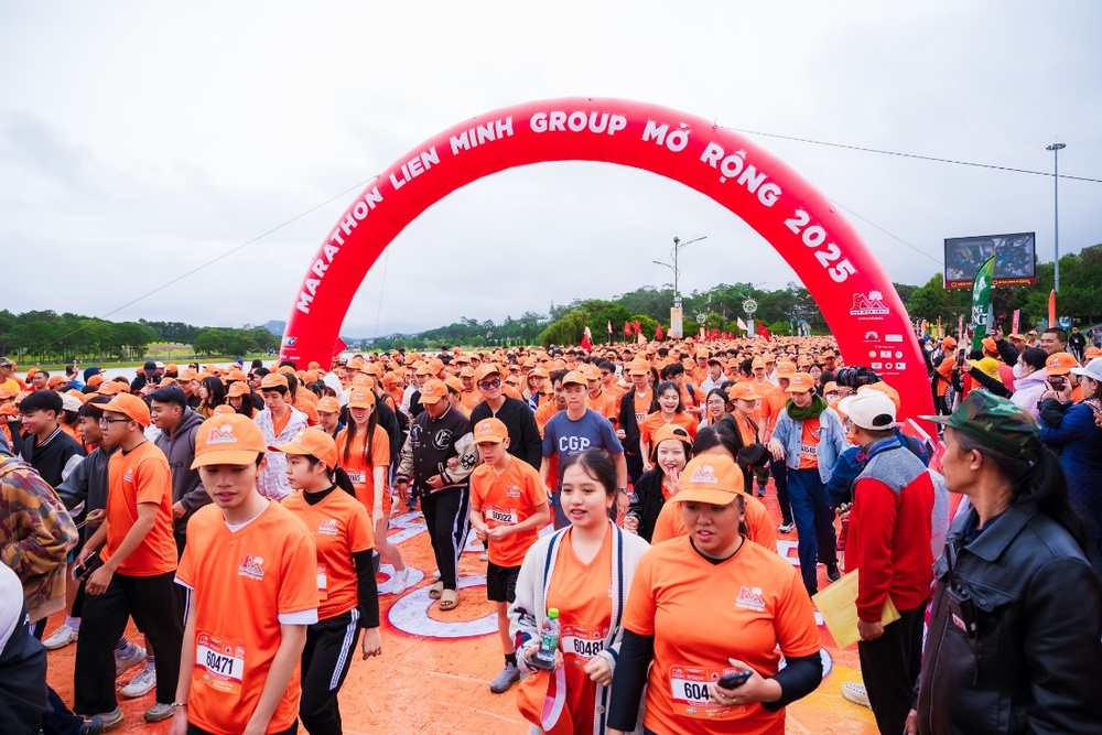 Bùng nổ thành tích tại Giải Marathon 2025: Những nhà vô địch và dấu ấn khó quên trên đường chạy 'Một ước mơ' - Ảnh 3. Bùng nổ thành tích tại Giải Marathon 2025: Những nhà vô địch và dấu ấn khó quên trên đường chạy 'Một ước mơ' - Ảnh 3.