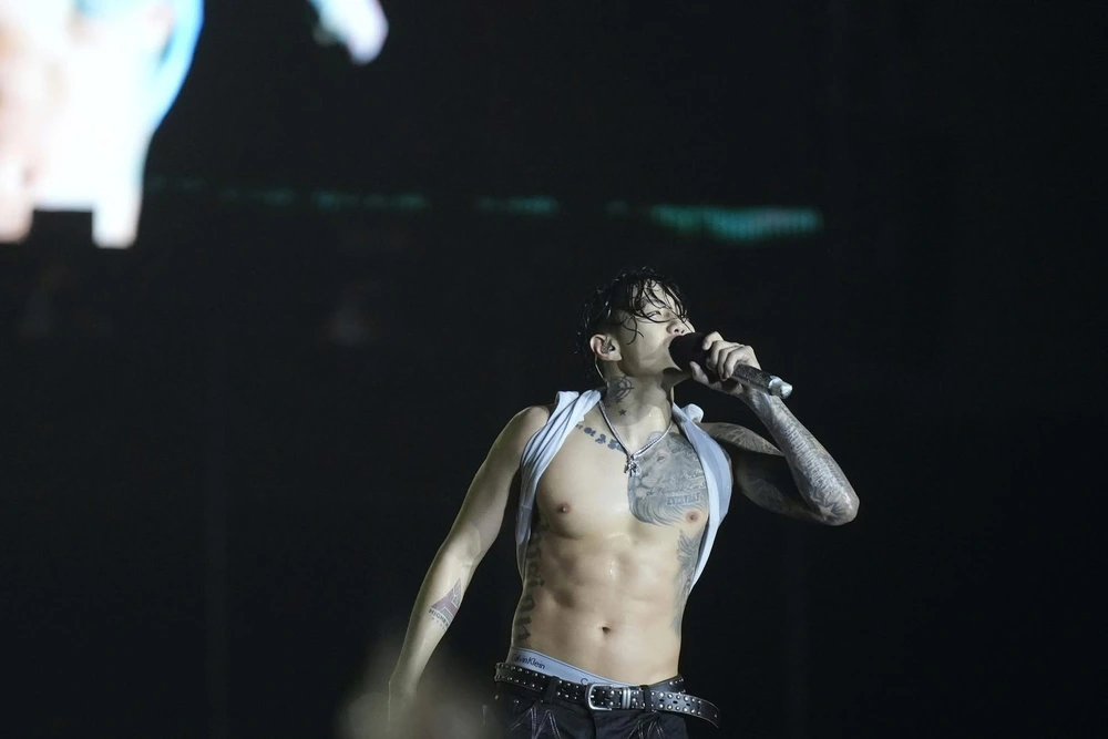 Chi Pu, SOOBIN cùng dàn sao K-Pop 'đổ bộ' sân khấu nhạc nước Waterbomb tại TP.HCM - Ảnh 23. Chi Pu, SOOBIN cùng dàn sao K-Pop 'đổ bộ' sân khấu nhạc nước Waterbomb tại TP.HCM - Ảnh 23.