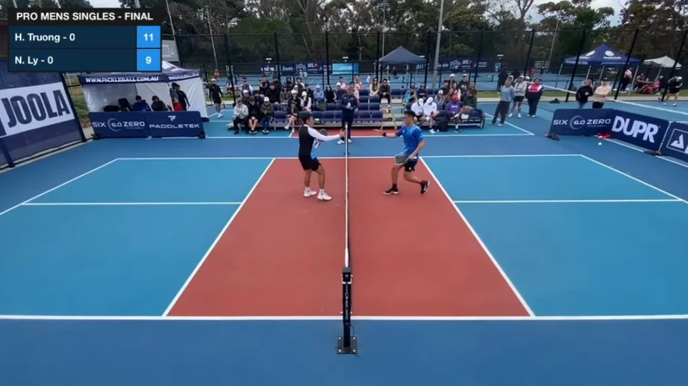 Chạnh lòng với khán đài chỉ có… 30 khán giả tại giải pickleball ở Úc, nơi tay vợt Việt Nam lên ngôi vô địch - Ảnh 1. Chạnh lòng với khán đài chỉ có… 30 khán giả tại giải pickleball ở Úc, nơi tay vợt Việt Nam lên ngôi vô địch - Ảnh 1.
