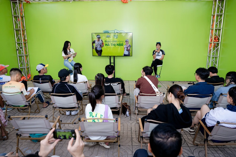 Hơn 5.000 vận động viên lan tỏa tinh thần "Raise Green Up" tại YIC Phu Ly Green Race 2025 - Ảnh 6. Hơn 5.000 vận động viên lan tỏa tinh thần "Raise Green Up" tại YIC Phu Ly Green Race 2025 - Ảnh 6.