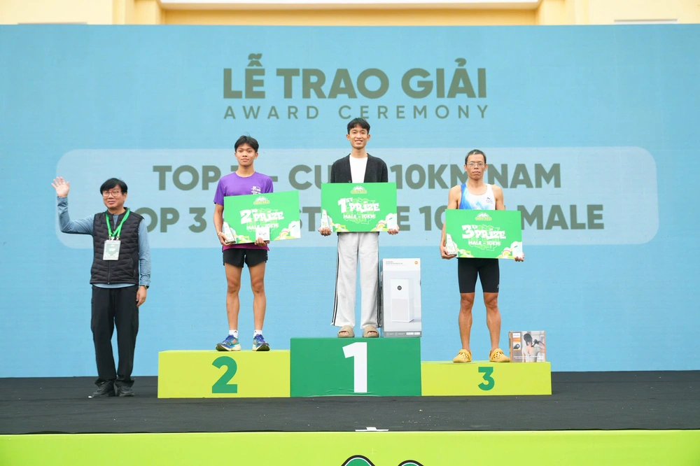 Hơn 5.000 vận động viên lan tỏa tinh thần "Raise Green Up" tại YIC Phu Ly Green Race 2025 - Ảnh 4. Hơn 5.000 vận động viên lan tỏa tinh thần "Raise Green Up" tại YIC Phu Ly Green Race 2025 - Ảnh 4.