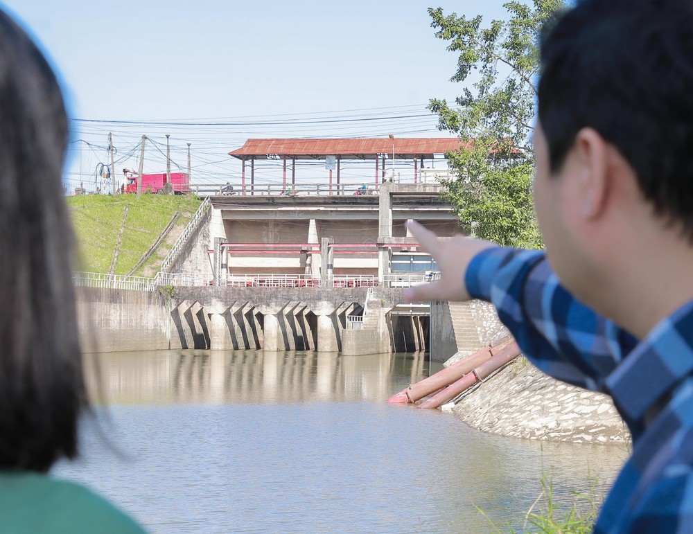 Hà Nội quyết tâm đưa nước sông Hồng về làm sạch sông Tô Lịch - Ảnh 5. Hà Nội quyết tâm đưa nước sông Hồng về làm sạch sông Tô Lịch - Ảnh 5.