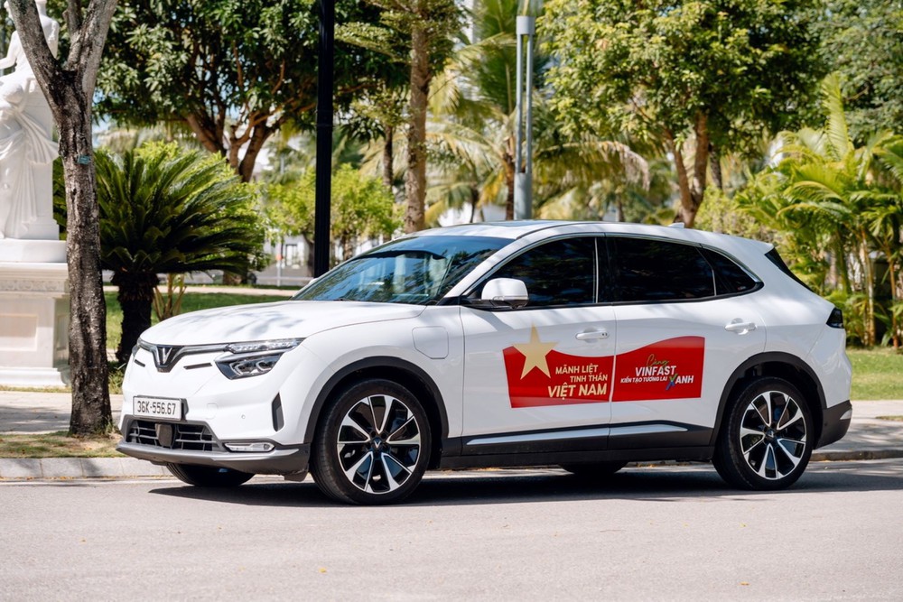 Ưu đãi chồng ưu đãi - Cơ hội không thể tốt hơn để sở hữu VinFast VF 8 trong tháng 11 - Ảnh 1.