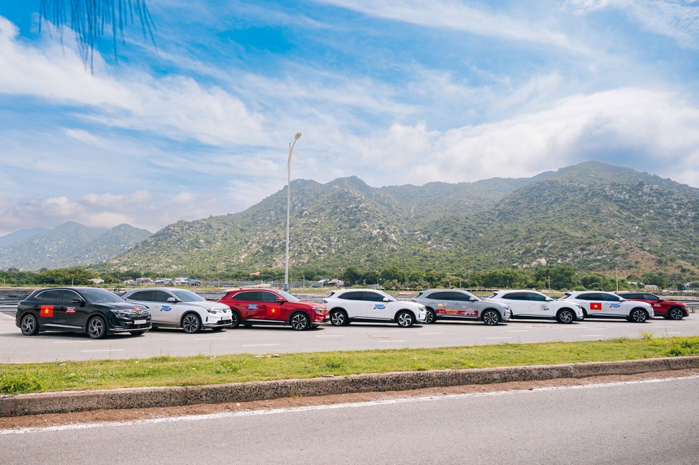 Ưu đãi chồng ưu đãi - Cơ hội không thể tốt hơn để sở hữu VinFast VF 8 trong tháng 11 - Ảnh 2.