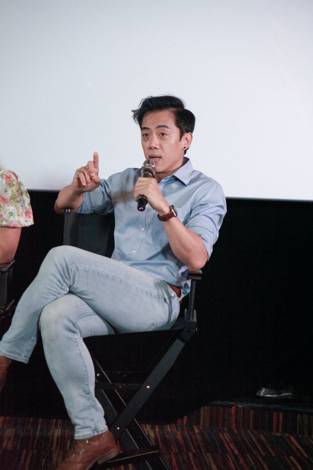 Liên Bỉnh Phát nói về cảnh thân mật với Đỗ Hải Yến trong "Quán Kỳ Nam" - Ảnh 2. Liên Bỉnh Phát nói về cảnh thân mật với Đỗ Hải Yến trong "Quán Kỳ Nam" - Ảnh 2.