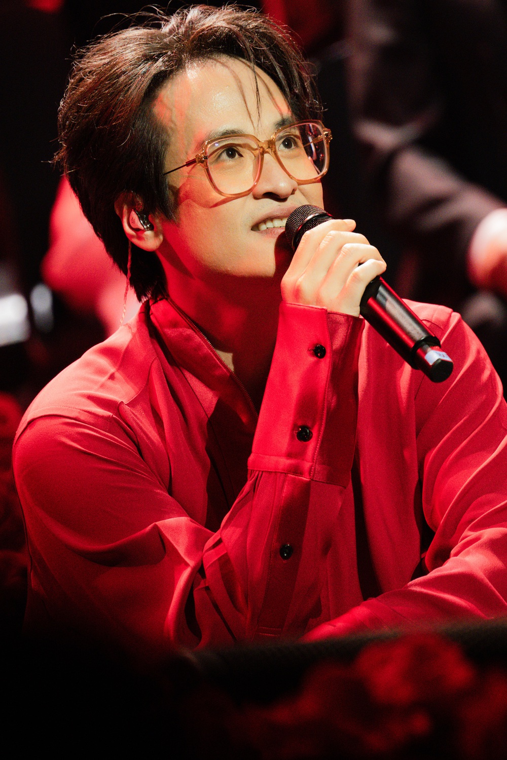 Hà Anh Tuấn đưa "Sketch a rose" đến Đà Lạt - Ảnh 2. Hà Anh Tuấn đưa "Sketch a rose" đến Đà Lạt - Ảnh 2.