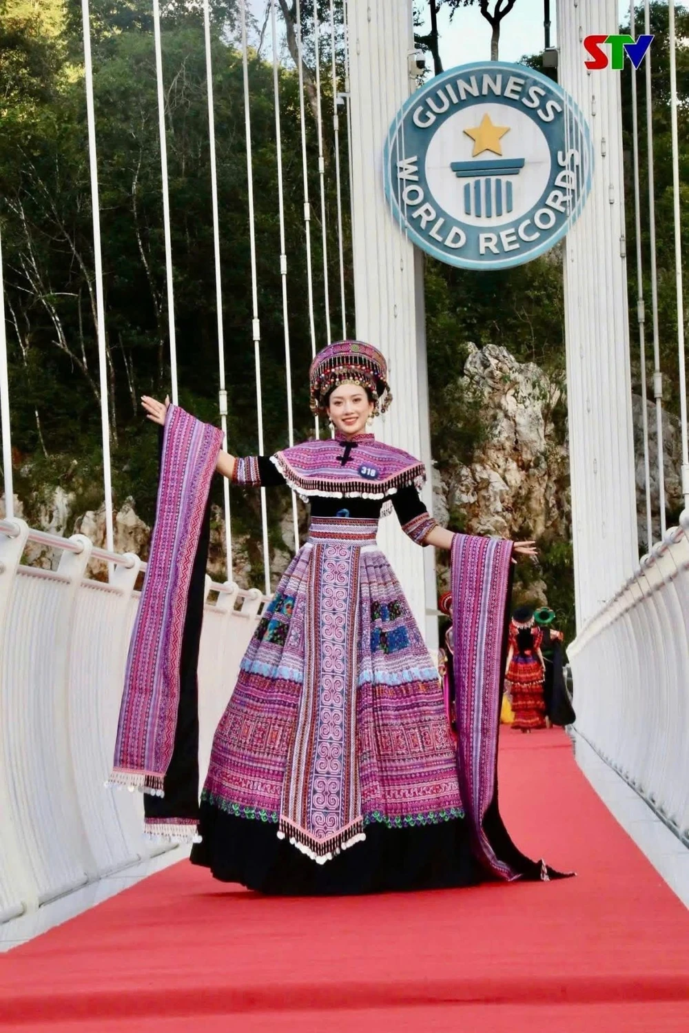 Á hậu Kha Thị Thơ muốn phát triển giáo dục tại vùng cao Tương Dương - Ảnh 2. Á hậu Kha Thị Thơ muốn phát triển giáo dục tại vùng cao Tương Dương - Ảnh 2.