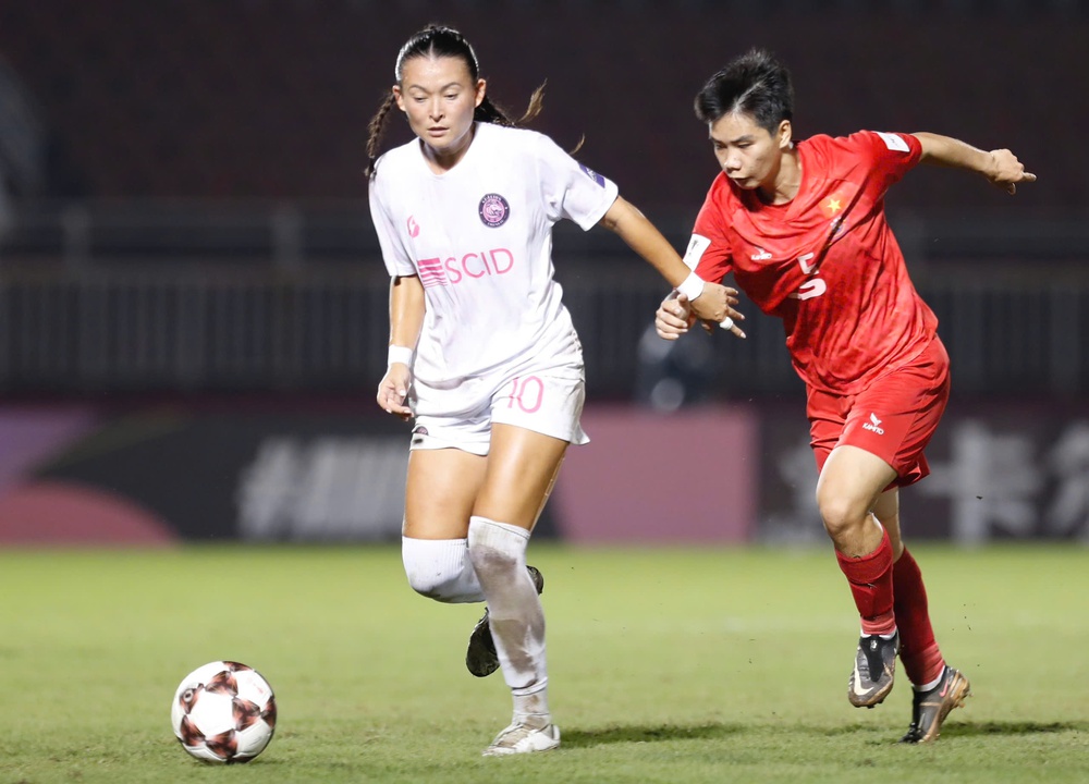 Bài tập “leo núi” của CLB nữ TP.HCM  - Ảnh 1.