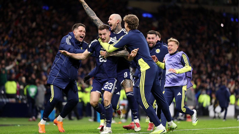 Robertson nghẹn ngào chia sẻ về Jota trong ngày Scotland giành tấm vé đi tiếp ở World Cup 2026 - Ảnh 3. Robertson nghẹn ngào chia sẻ về Jota trong ngày Scotland giành tấm vé đi tiếp ở World Cup 2026 - Ảnh 3.