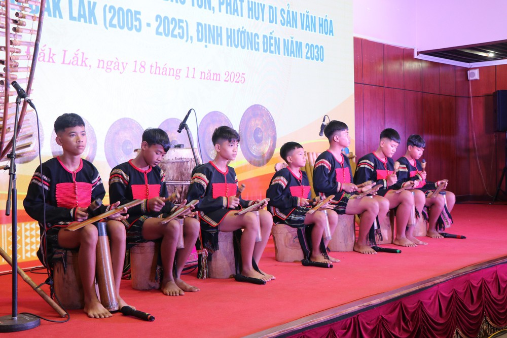 Bảo tồn, phát huy di sản văn hóa cồng chiêng - Ảnh 5. Bảo tồn, phát huy di sản văn hóa cồng chiêng - Ảnh 5.