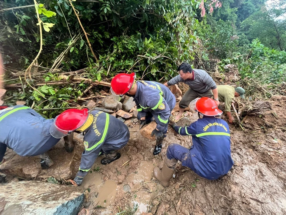 Khánh Hòa lên kịch bản ứng phó với mưa lũ tiếp tục xảy ra - Ảnh 3. Khánh Hòa lên kịch bản ứng phó với mưa lũ tiếp tục xảy ra - Ảnh 3.