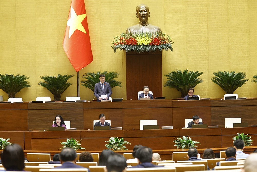 Kỳ họp thứ 10, Quốc hội khóa XV: Khắc phục tình trạng ép mua bảo hiểm thông qua kênh ngân hàng - Ảnh 1.