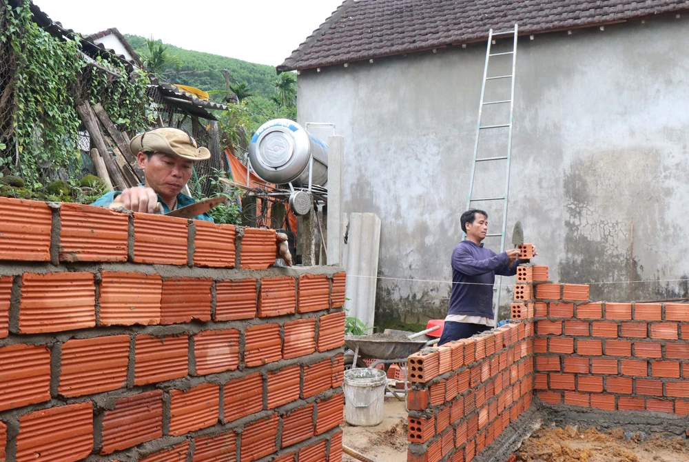 Bỏ giấy phép xây dựng nhà dưới 7 tầng ở đô thị: Lợi đa chiều xen lẫn rủi ro - Ảnh 1. Bỏ giấy phép xây dựng nhà dưới 7 tầng ở đô thị: Lợi đa chiều xen lẫn rủi ro - Ảnh 1.