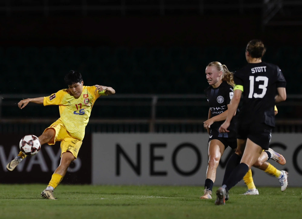 Thua đậm CLB của Australia, thầy Huỳnh Như xin lỗi người hâm mộ - Ảnh 1.