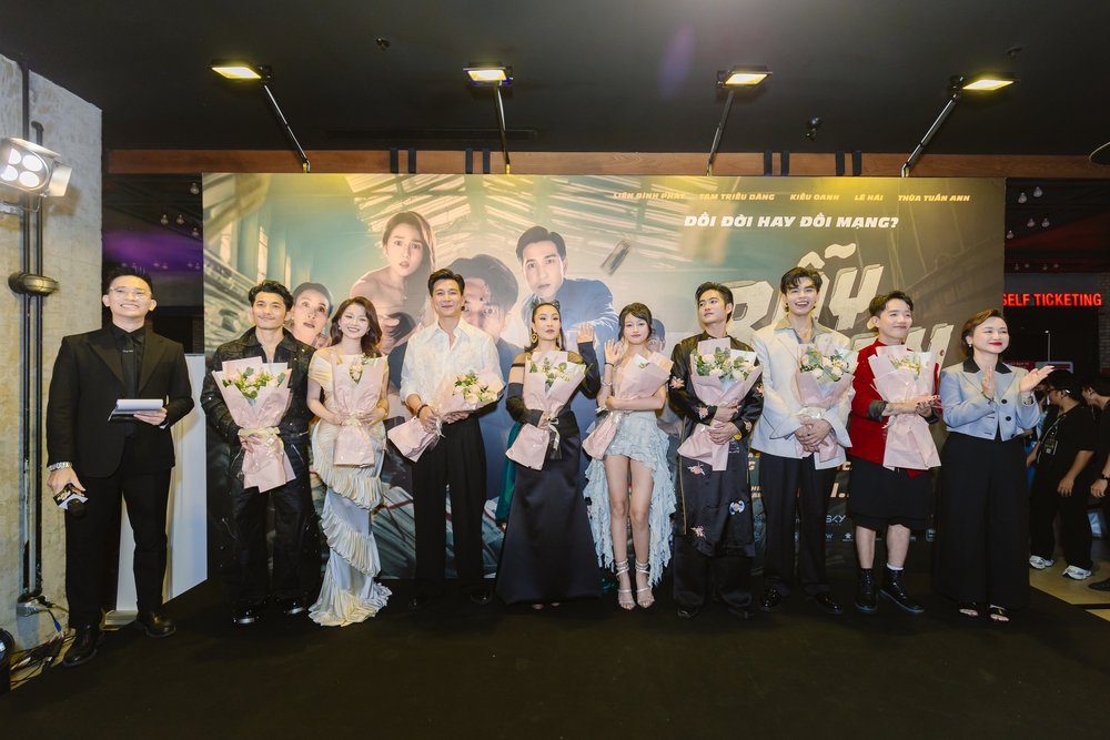 Dàn sao Việt đến ủng hộ phim điện ảnh &quot;Bẫy tiền&quot; của Liên Bỉnh Phát - Ảnh 4.