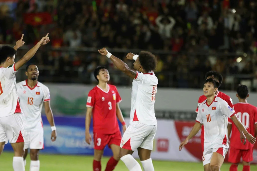 Xuân Son tái xuất sau gần 1 năm nghỉ thi đấu và ghi bàn mở tỷ số trong chiến thắng 2-0 trước Lào ở vòng loại Asian Cup 2027. Ảnh: VFF