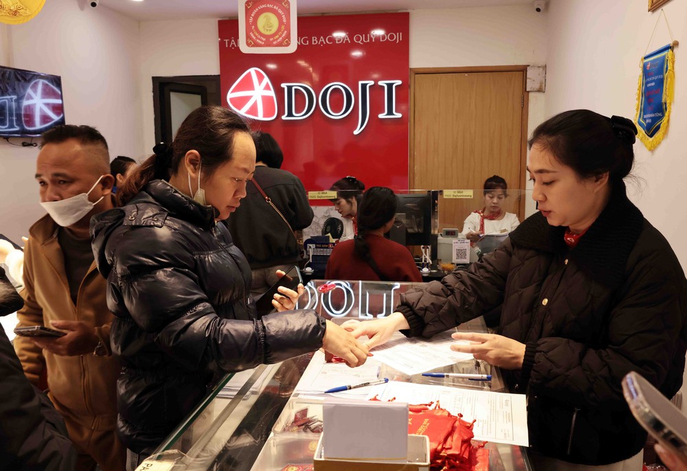 Giá vàng miếng sáng 19/11 tăng 1,4 triệu đồng/lượng - Ảnh 1.