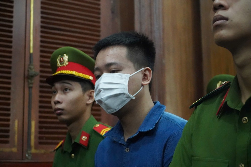 Xét xử Hoa hậu Thùy Tiên, Quang Linh Vlogs trong vụ án &quot;Lừa dối khách hàng&quot; tại Tập đoàn Chị Em Rọt - Ảnh 2.