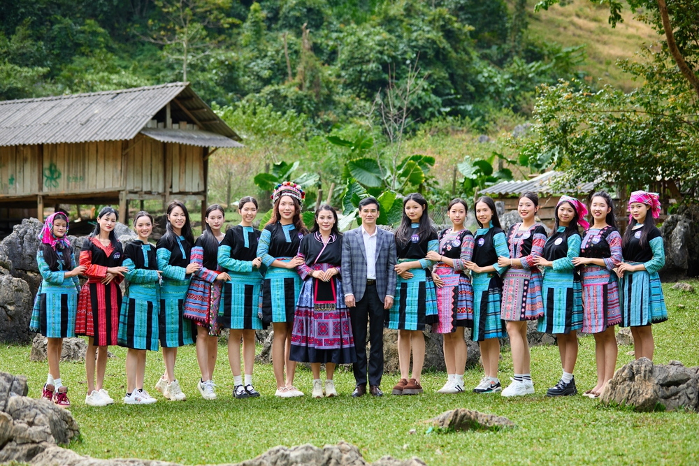 Dấu ấn Tây Bắc qua series truyền hình thực tế "Hoa hậu Du lịch dân tộc Việt Nam 2025" - Ảnh 4. Dấu ấn Tây Bắc qua series truyền hình thực tế "Hoa hậu Du lịch dân tộc Việt Nam 2025" - Ảnh 4.