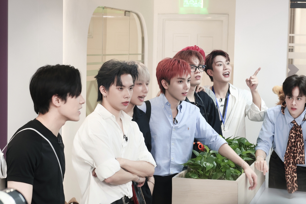 Dàn “Tân binh toàn năng” thư giãn sau 2 vòng công diễn căng thẳng - Ảnh 2.