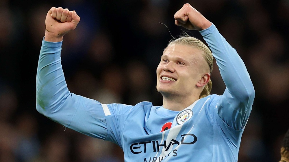 Haaland vẫn ghi bàn 'như máy', Man City áp sát ngôi đầu của Arsenal - Ảnh 1. Haaland vẫn ghi bàn 'như máy', Man City áp sát ngôi đầu của Arsenal - Ảnh 1.