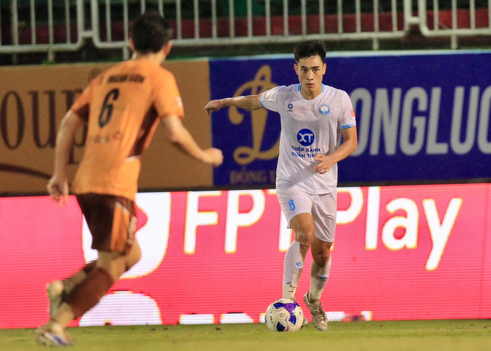 “Nóng” ở cả đỉnh và đáy - Ảnh 1. “Nóng” ở cả đỉnh và đáy - Ảnh 1.