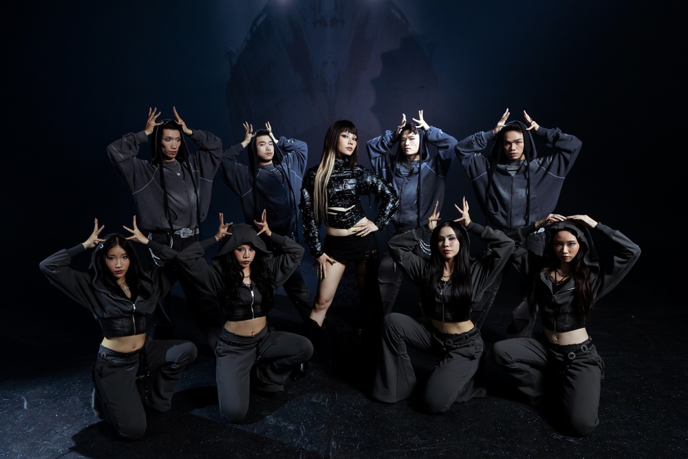 Huỳnh Nguyễn Mai Phương: Từ vương miện hoa hậu đến làng nhạc - Ảnh 2.