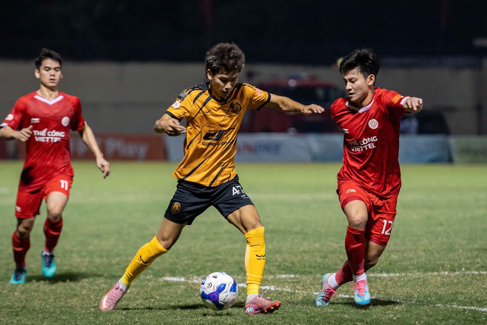 Tin nóng bóng đá Việt Nam hôm nay 3/11: HLV Hàn Quốc thừa nhận Thanh Hóa sa sút; Công Phượng vẫn chưa trở lại sân cỏ - Ảnh 1.