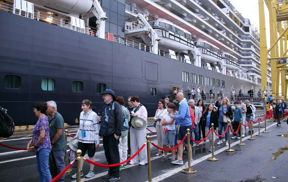 Mỏ vàng” du lịch tàu biển Việt Nam - Ảnh 3. Mỏ vàng” du lịch tàu biển Việt Nam - Ảnh 3.