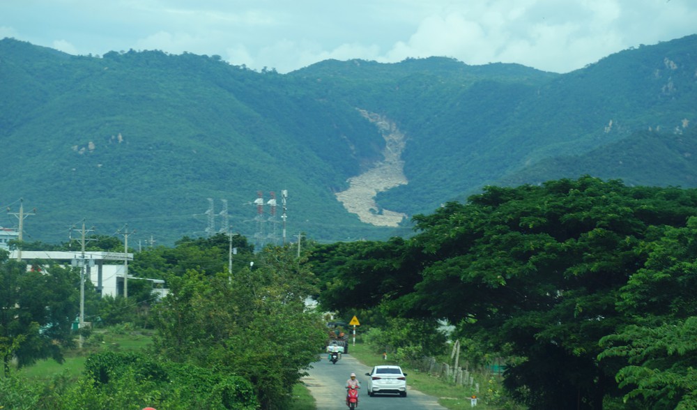 Khẩn trương khắc phục hậu quả do vỡ hồ chứa nước tại Lâm Đồng - Ảnh 1.