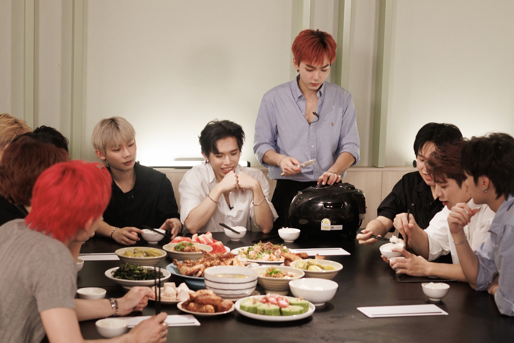 Dàn “Tân binh toàn năng” thư giãn sau 2 vòng công diễn căng thẳng - Ảnh 3.