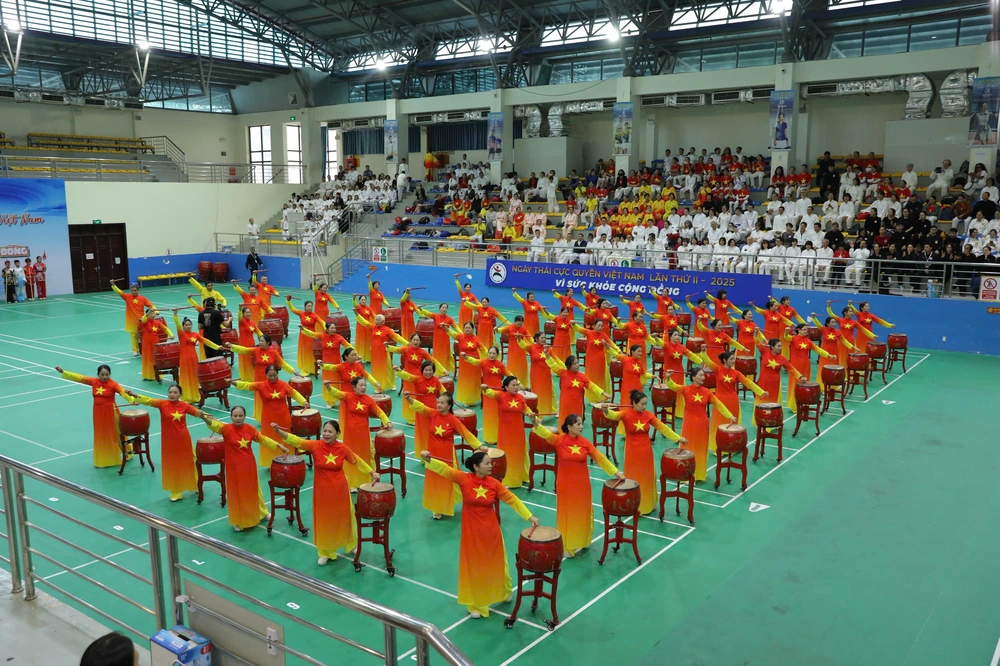 Ngày Thái Cực Quyền Việt Nam 2025: Khi những đường quyền kể câu chuyện về sức khỏe và tinh thần Việt - Ảnh 3. Ngày Thái Cực Quyền Việt Nam 2025: Khi những đường quyền kể câu chuyện về sức khỏe và tinh thần Việt - Ảnh 3.