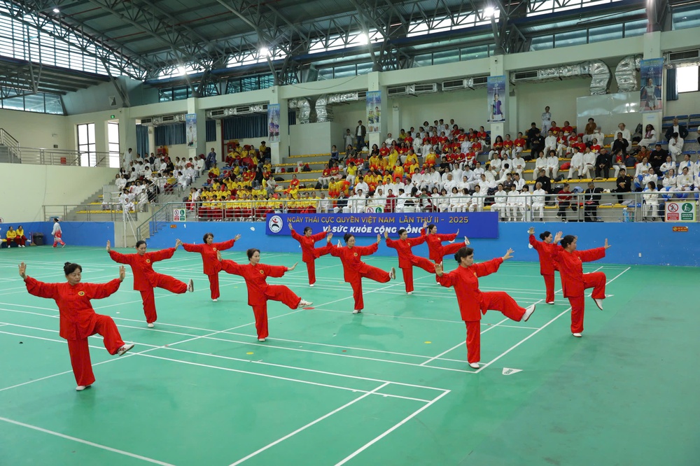 Ngày Thái Cực Quyền Việt Nam 2025: Khi những đường quyền kể câu chuyện về sức khỏe và tinh thần Việt - Ảnh 5. Ngày Thái Cực Quyền Việt Nam 2025: Khi những đường quyền kể câu chuyện về sức khỏe và tinh thần Việt - Ảnh 5.