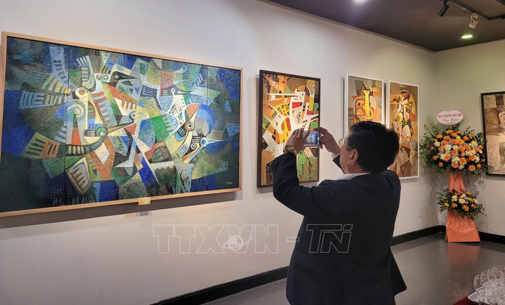 Tôn vinh giá trị di sản qua triển lãm &quot;Cội nguồn&quot; - Ảnh 1.