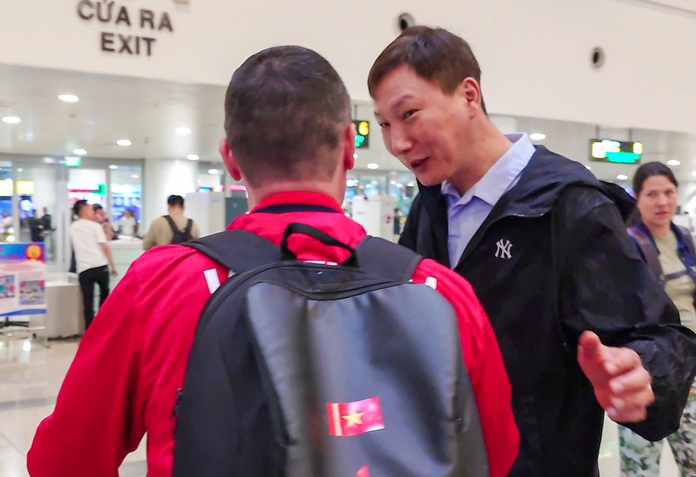 HLV Kim Sang-sik chia tay đội tuyển Việt Nam, bắt đầu nhiệm vụ lớn cùng đội U22 - Ảnh 1. HLV Kim Sang-sik chia tay đội tuyển Việt Nam, bắt đầu nhiệm vụ lớn cùng đội U22 - Ảnh 1.