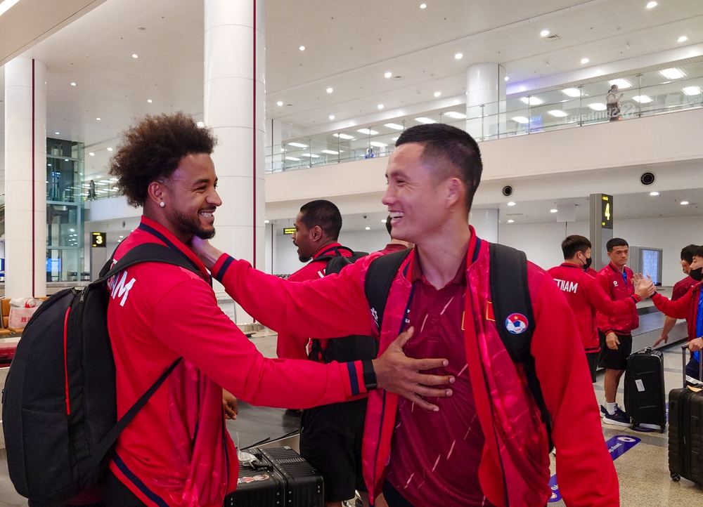 HLV Kim Sang-sik chia tay đội tuyển Việt Nam, bắt đầu nhiệm vụ lớn cùng đội U22 - Ảnh 2. HLV Kim Sang-sik chia tay đội tuyển Việt Nam, bắt đầu nhiệm vụ lớn cùng đội U22 - Ảnh 2.