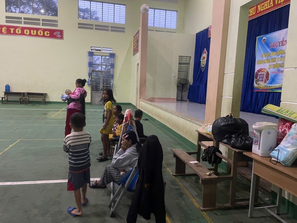 Gia Lai: Tiếng nổ dưới đất gây nhiều vết nứt nhà tại xã Ia Rsai - Ảnh 7.