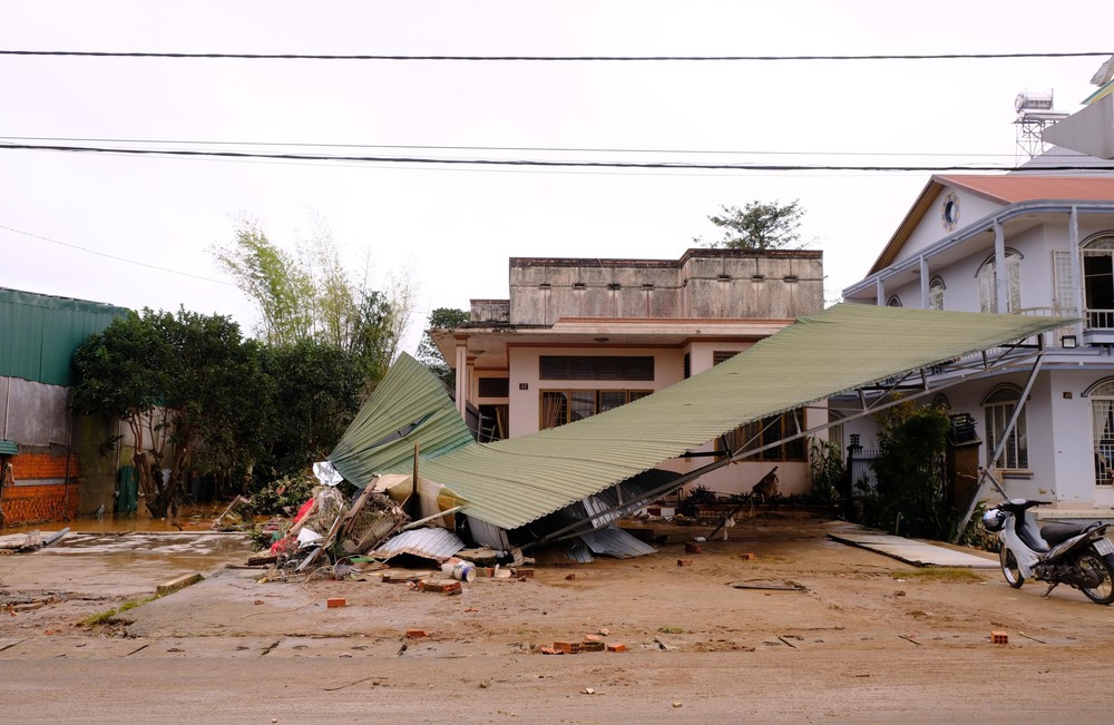 Lâm Đồng: “Thị trấn cổ D’ran” tan hoang sau lũ - Ảnh 5.
