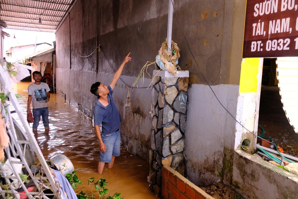 Lâm Đồng: “Thị trấn cổ D’ran” tan hoang sau lũ - Ảnh 7.