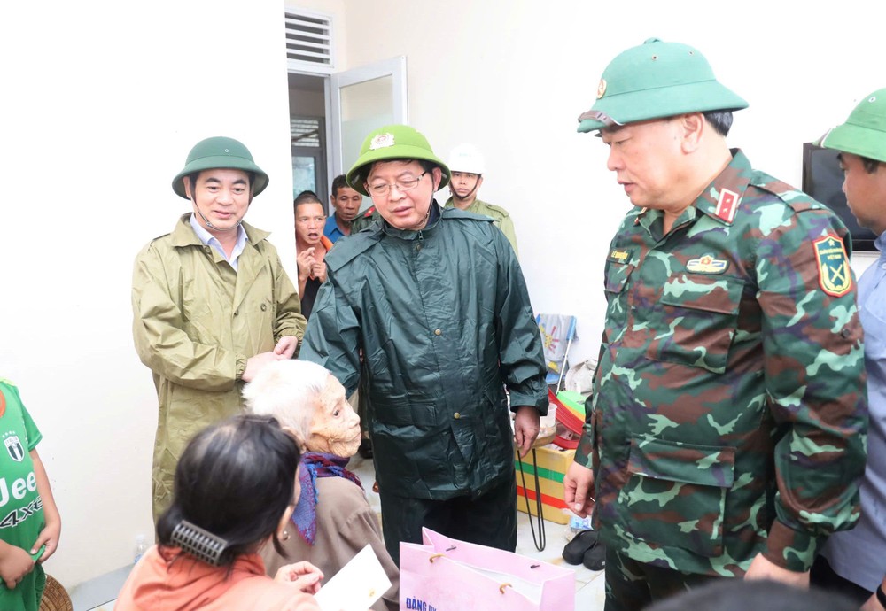 Phó Thủ tướng Hồ Quốc Dũng chỉ đạo công tác khắc phục hậu quả mưa lũ tại Khánh Hoà - Ảnh 7.