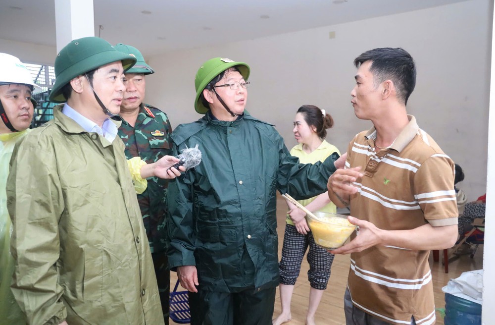 Phó Thủ tướng Hồ Quốc Dũng chỉ đạo công tác khắc phục hậu quả mưa lũ tại Khánh Hoà - Ảnh 8.