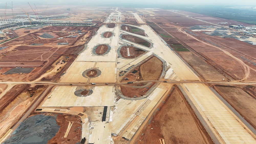 Thủ tướng yêu cầu khẩn trương chuẩn bị tổ chức khánh thành, khởi công các dự án, công trình lớn chào mừng Đại hội XIV của Đảng - Ảnh 2.