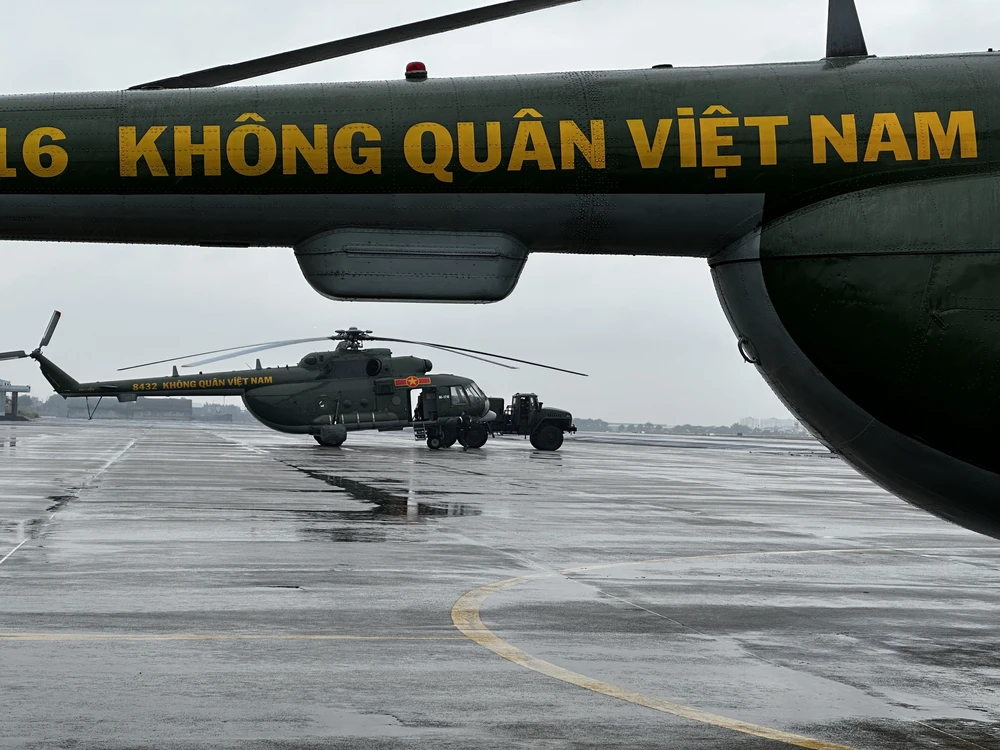 Trung đoàn Không quân 930 sẵn sàng bay cứu hộ, cứu nạn tại các tỉnh Nam Trung Bộ - Ảnh 1.