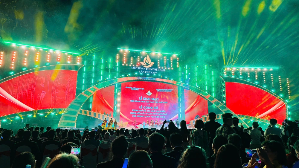 Khai mạc LHP Việt Nam lần thứ 24: Thành phố Hồ Chí Minh đón nhận danh hiệu UNESCO - Ảnh 1. Khai mạc LHP Việt Nam lần thứ 24: Thành phố Hồ Chí Minh đón nhận danh hiệu UNESCO - Ảnh 1.