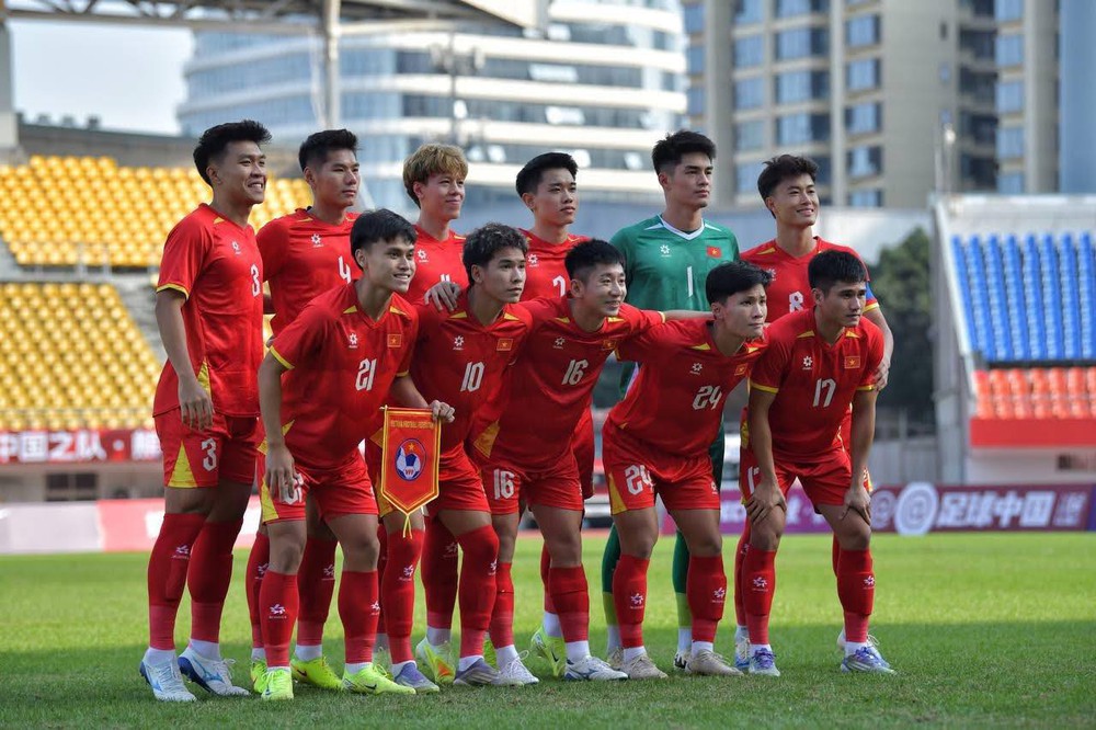 Tin nóng bóng đá Việt hôm nay 22/11: U22 Việt Nam thiếu Đình Bắc ở trận ra quân SEA Games 33; Xuân Son quyết đem chiến thắng trở lại CLB Nam Định - Ảnh 1.