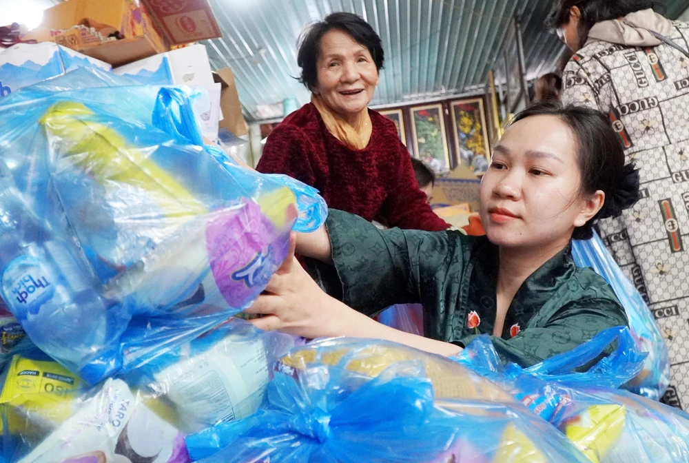 Miền Trung - Tây Nguyên gồng mình giữa mưa lũ - Ảnh 3. Miền Trung - Tây Nguyên gồng mình giữa mưa lũ - Ảnh 3.