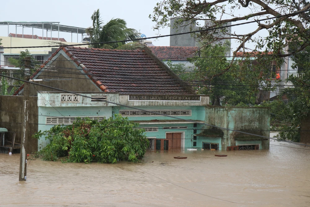  Đắk Lắk nhiều khu vực vẫn ngập sâu trong nước lũ - Ảnh 6.