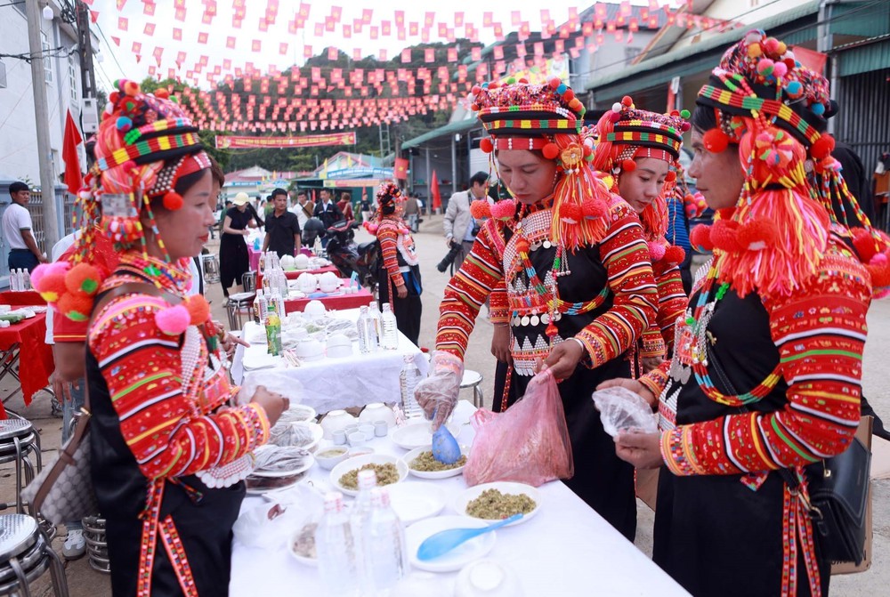 Vì một miền quê đáng sống: Ăn Tết cổ truyền của người Hà Nhì nơi biên cương - Ảnh 3.