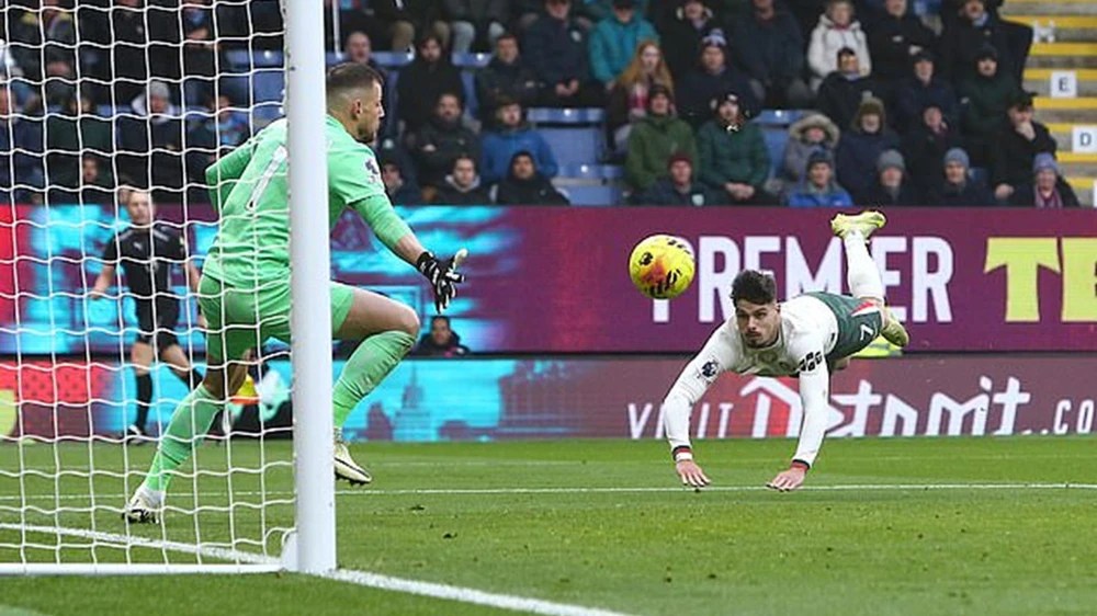 TRỰC TIẾP bóng đá Burnley vs Chelsea: Hiệp 1 kết thúc, Chelsea dẫn trước (H1, 1-0) - Ảnh 2.