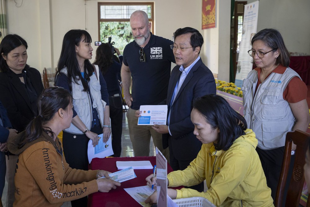 Cộng đồng quốc tế hỗ trợ Việt Nam khắc phục hậu quả thiên tai - Ảnh 2.